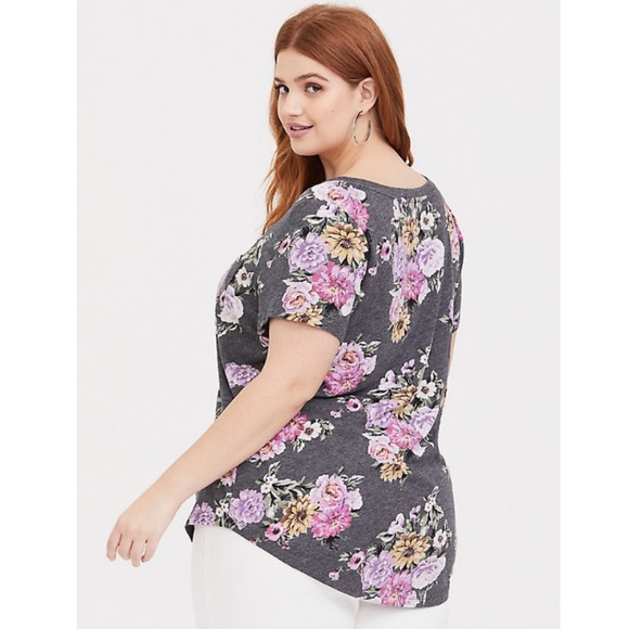 Floral V-Neck Pocket Tee - Picture 2 of 6